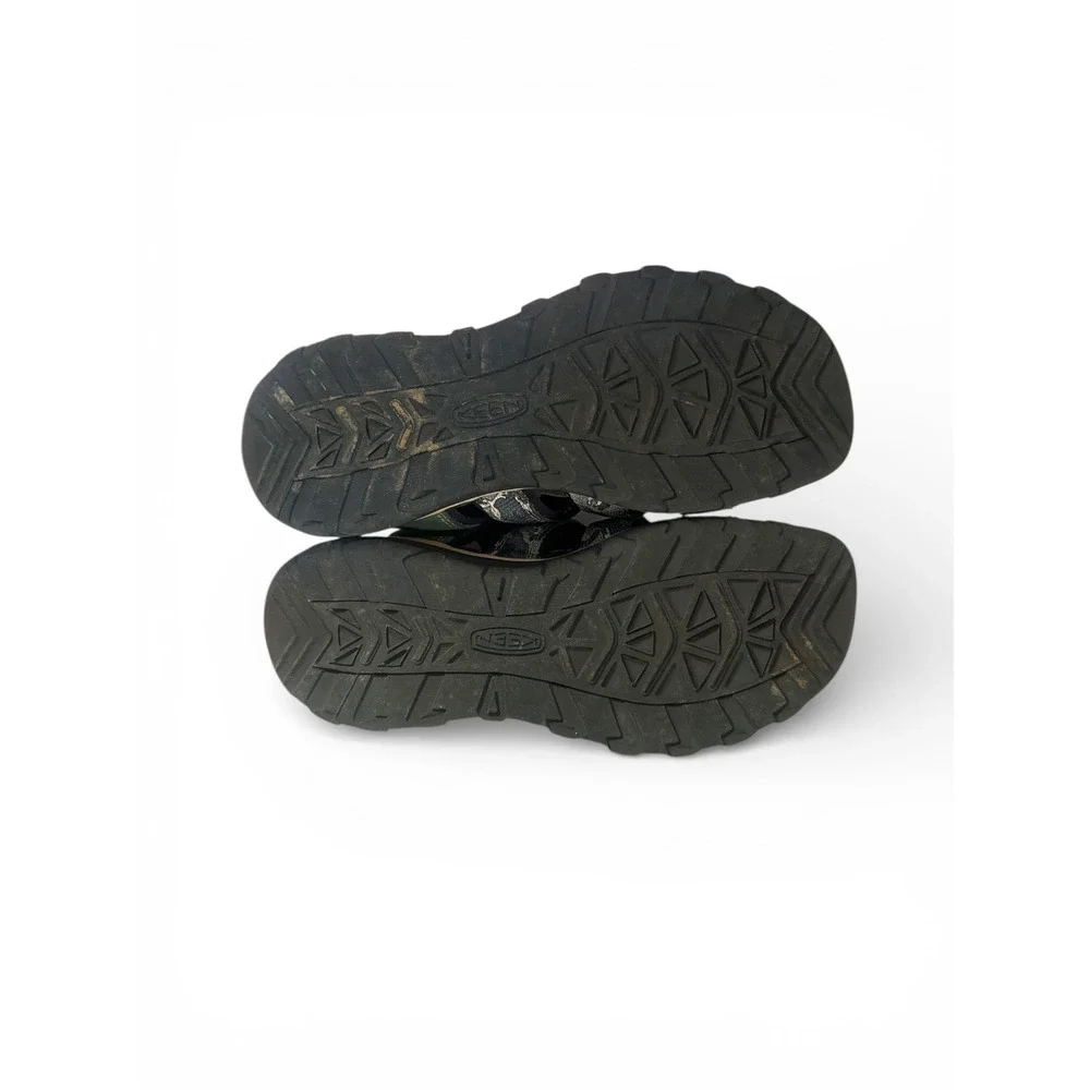 KEEN Kids Water Sandals Camo Size 4 Youth